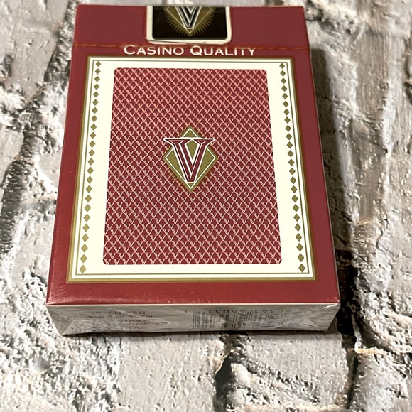 Vegas Style Casino Deck of Cards - Picture 3 of 3